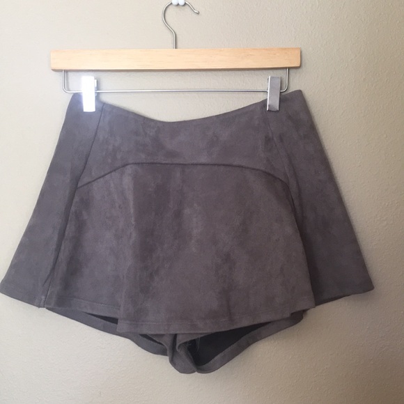 LF Dresses & Skirts - LF gray suede skort
